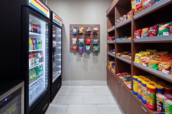 Holiday Inn Express & Suites TULARE (Tulare)